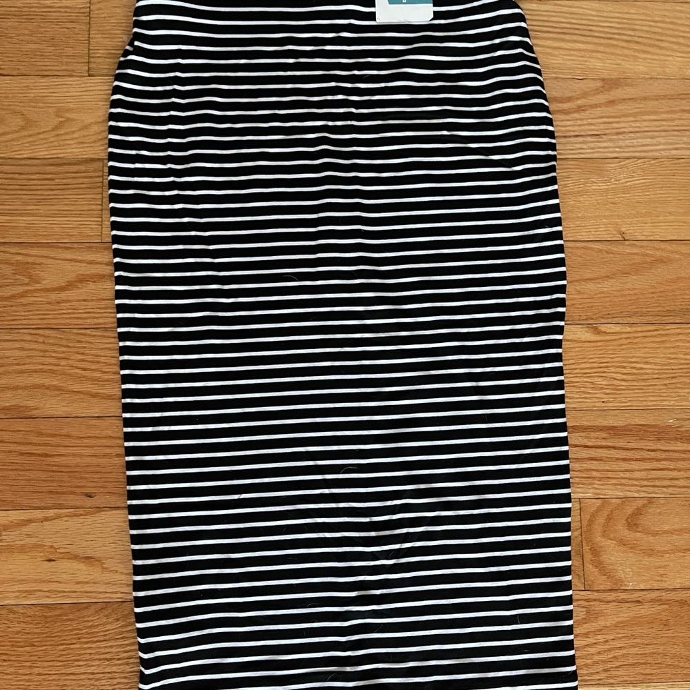Net old navy black striped skirt size Med